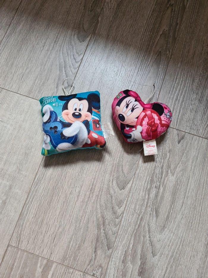 Lot de 2 petits coussins Mickey Minnie - photo numéro 1