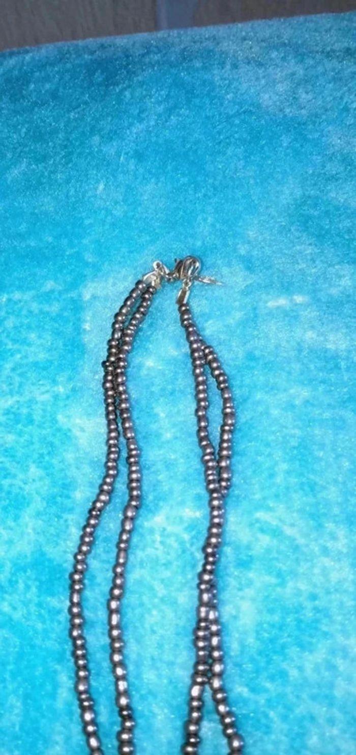 Collier de perles 2 rangs argenté en parfait état - photo numéro 3