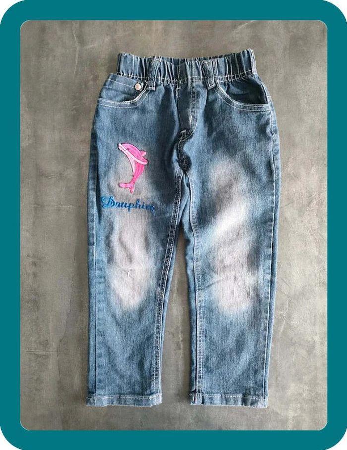 jeans avec dauphin rose / 4 ans