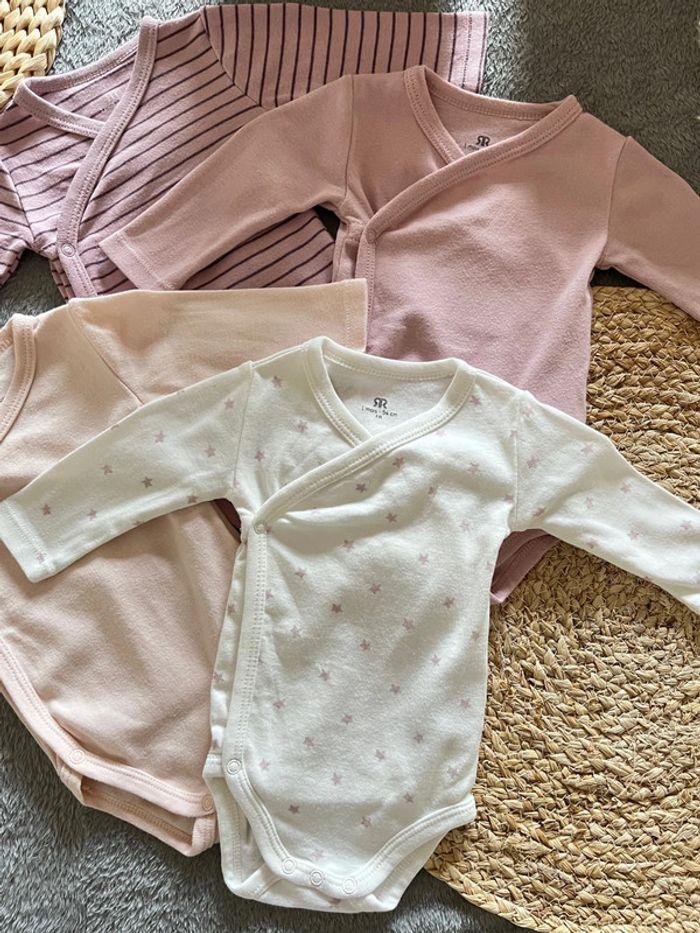 Lot de 4 bodys La redoute 1 mois fille - photo numéro 2