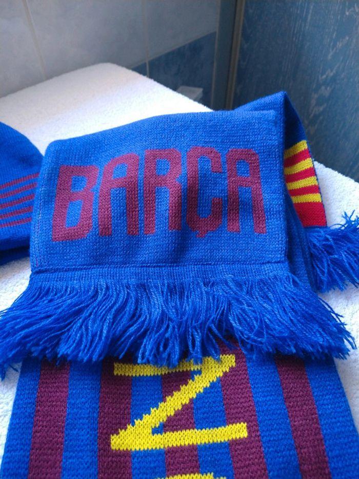 Lot Écharpe +Bonnet FC Barcelonne - photo numéro 5