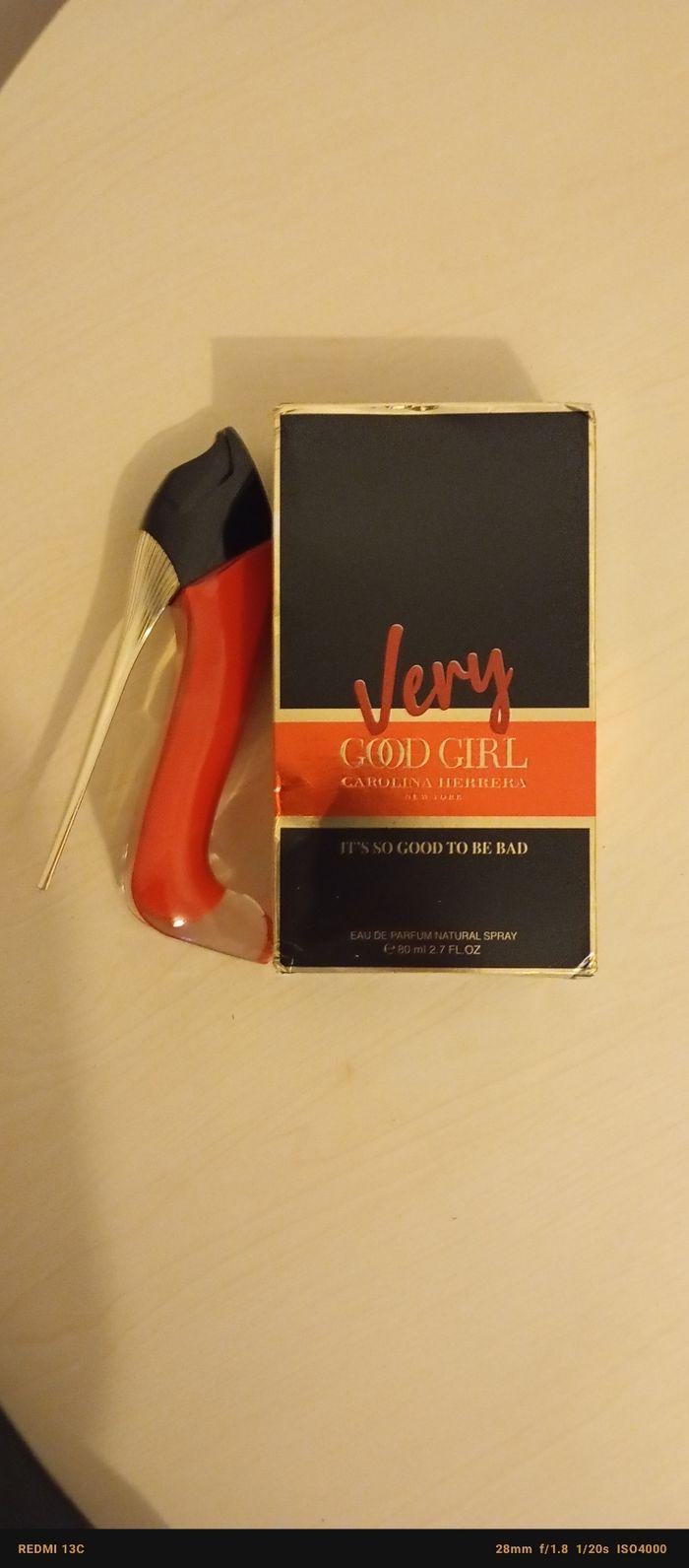 Eau  de parfum very ood girl carolina Herrera ( it's good to be bad ) 80 ML - photo numéro 2