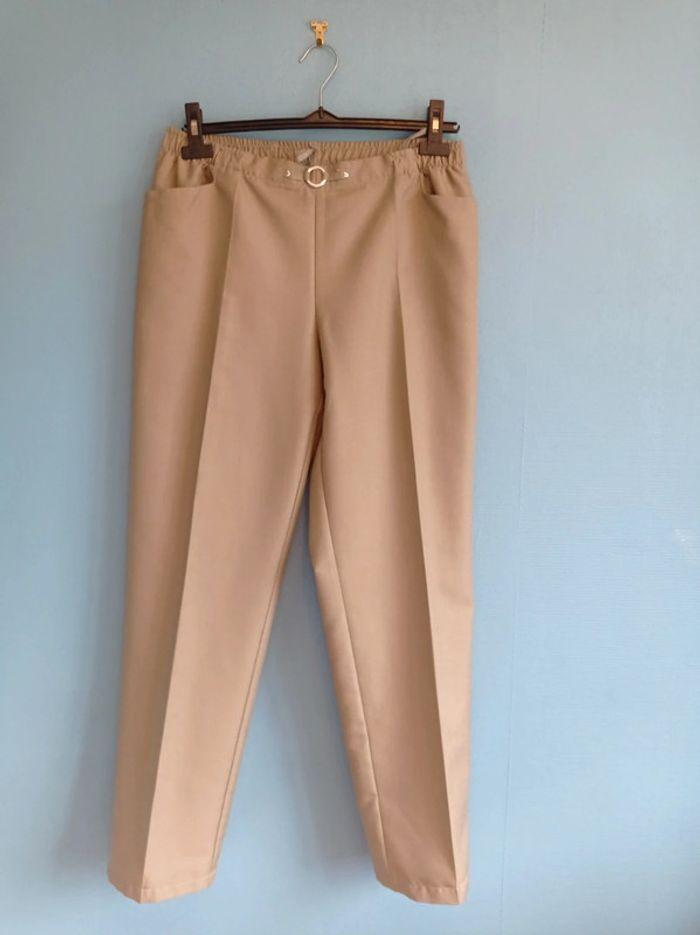 Pantalon Taille 42 Beige excellent état - photo numéro 2