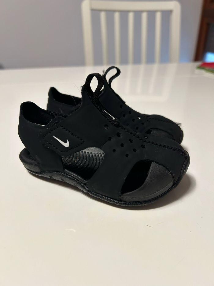 Sandales Adidas enfant taille 23 - photo numéro 1