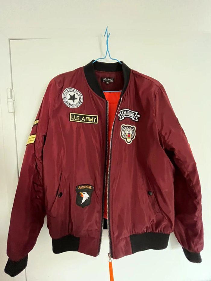 Léger Bombers bordeaux avec patch taille XL - photo numéro 1