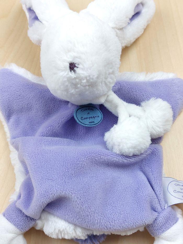 DOUDOU ET COMPAGNIE lapin plat pompon mauve blanc violet DC2739 lavande - photo numéro 2