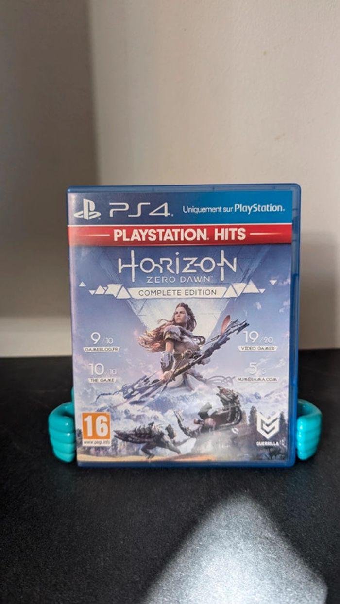 Vends jeu Horizon Zero Dawn: Complete Edition pour PlayStation 4. - photo numéro 1