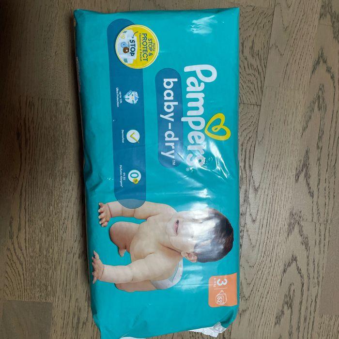 2 packs de 52 couches soit 104couches Pampers Babydry taille 3 - photo numéro 1