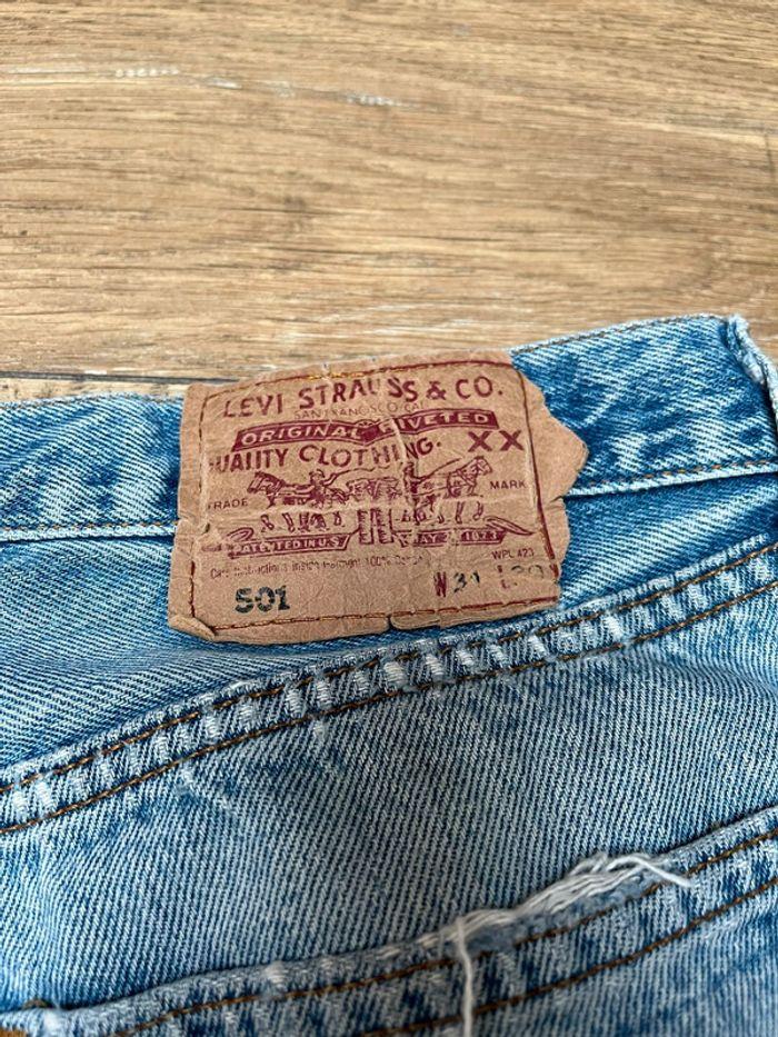 Jean Levis troué, coupe 501 droite, taille W31 L30 soit S - photo numéro 5