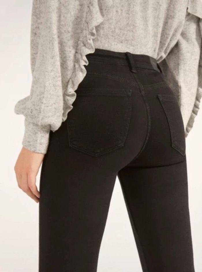 Jean skinny taille haute noir Bershka NEUF - photo numéro 2