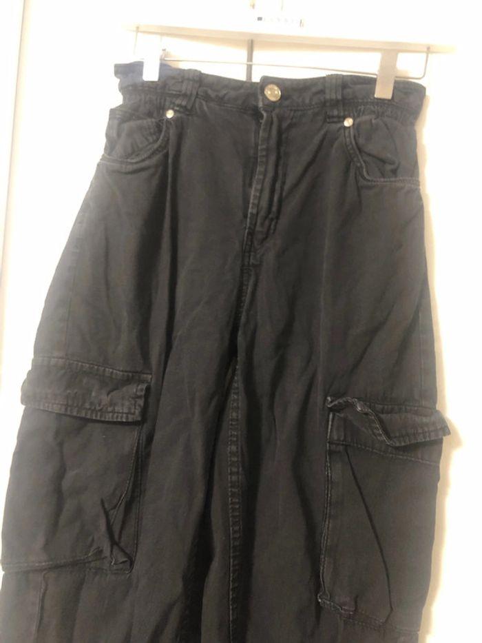 Pantalon cargo taille haute Bershka . Taille  36 - photo numéro 3