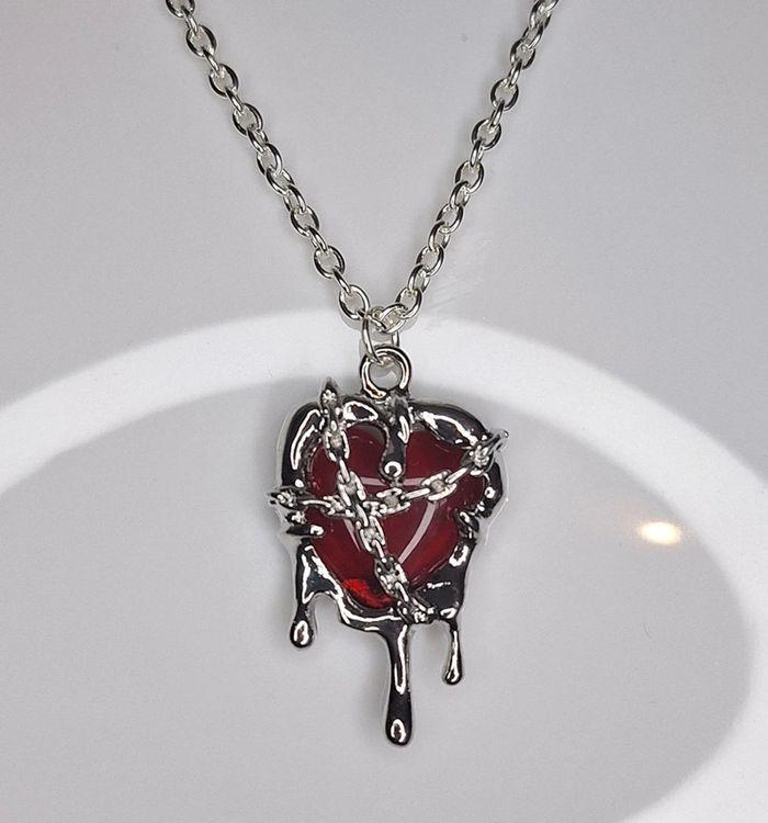 Collier d'un coeur enchaîné - photo numéro 2