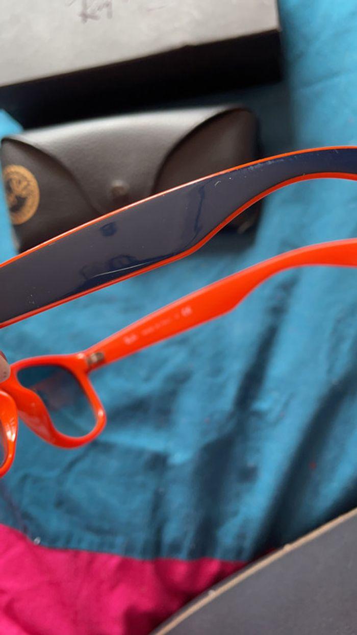 Lunette de soleil Ray ban Wayfarer orange et bleu - photo numéro 4