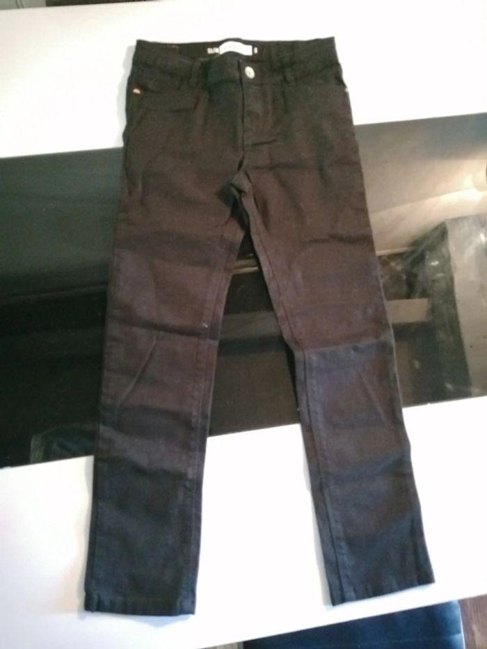 Jeans neuf 8 ans