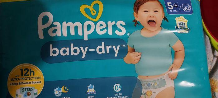 84 couches pampers baby dry 5+ - photo numéro 2