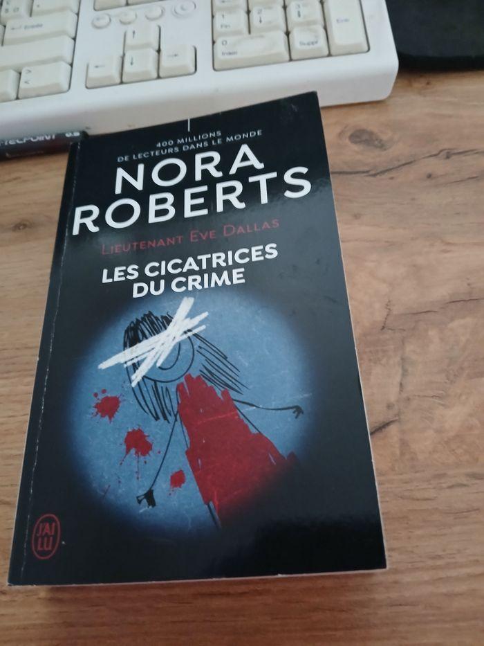 LIVRE LES CICATRICES DU CRIME DE NORA ROBERTS - photo numéro 1