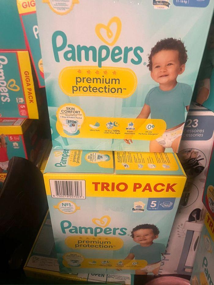 Lots Pampers Premium, taille cinq