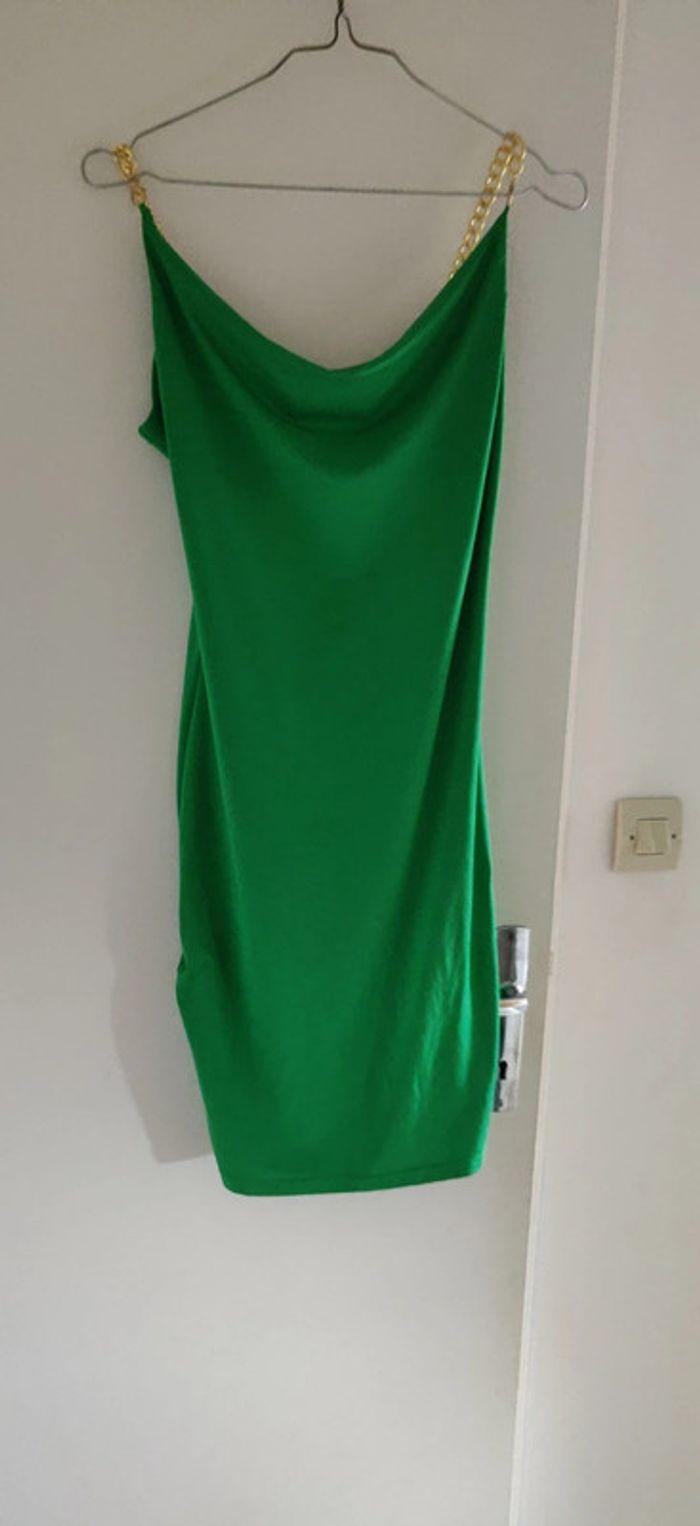 Robe verte - photo numéro 1