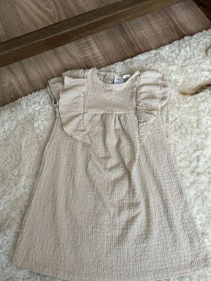 Robe beige Zara, 5 ans, 110 cm 🤍 - photo numéro 6