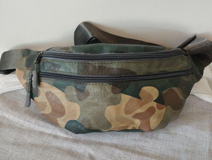 Sac banane camouflé vert 3 poches fermeture éclair - photo numéro 1