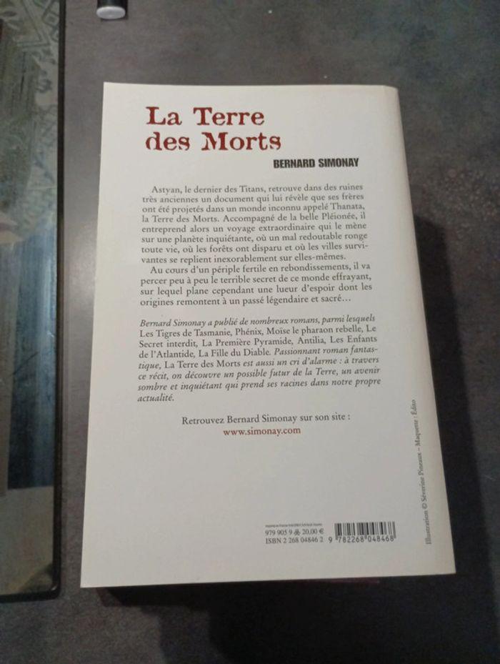 La terre des morts - photo numéro 2