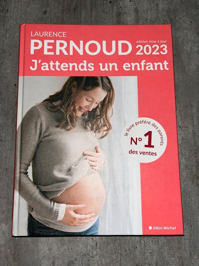 Livre « J’attend un enfant » 2023 - photo numéro 1