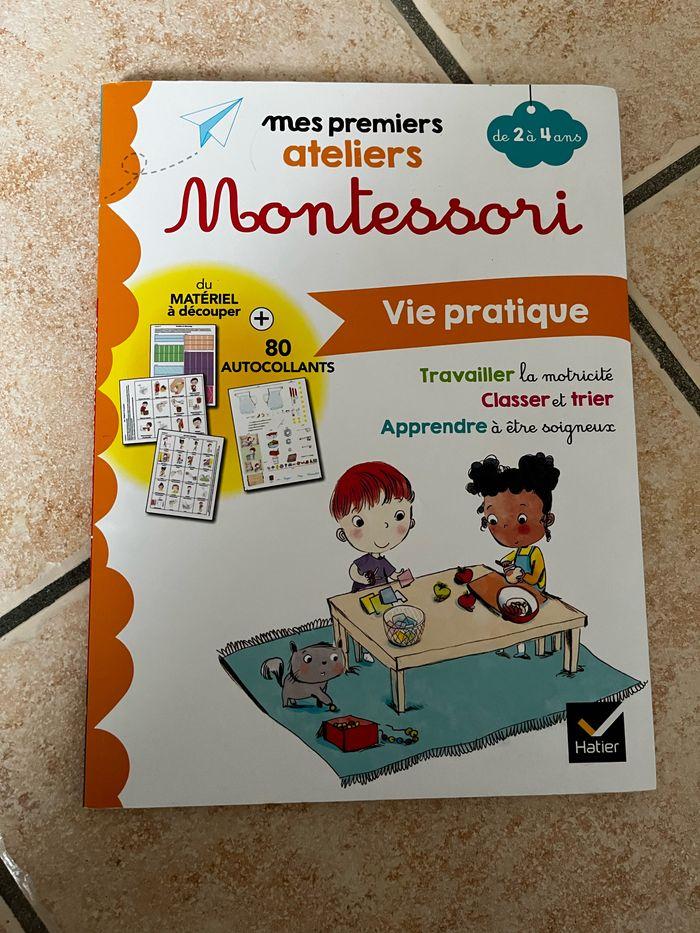 Lot 2 cahiers d’activité Montessori jamais utilisé - photo numéro 4