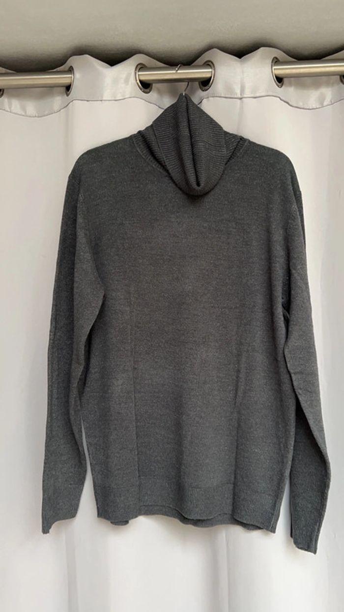 Pull col roulé  gris taille  XXL très bon état - photo numéro 1