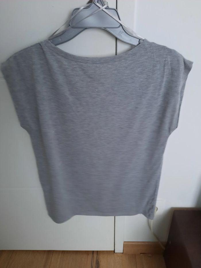 T shirt gris cache cache taille M - photo numéro 2