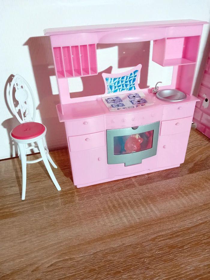 Meubles de Cuisine Barbie avec accessoires et chaise - photo numéro 8