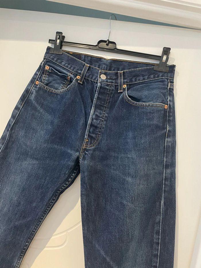 Jean homme bleu taille haute coupe droite levis taille W31 L32 soit taille 40/42 - photo numéro 2