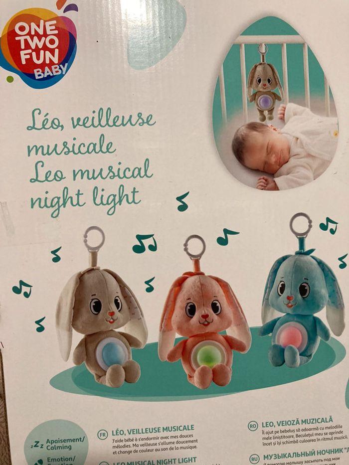 One Two Fun Ma peluche musicale Léo - Gris - photo numéro 1