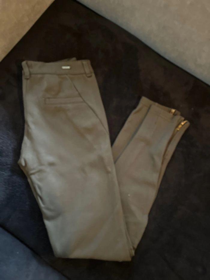 Pantalon taille S bershka - photo numéro 1