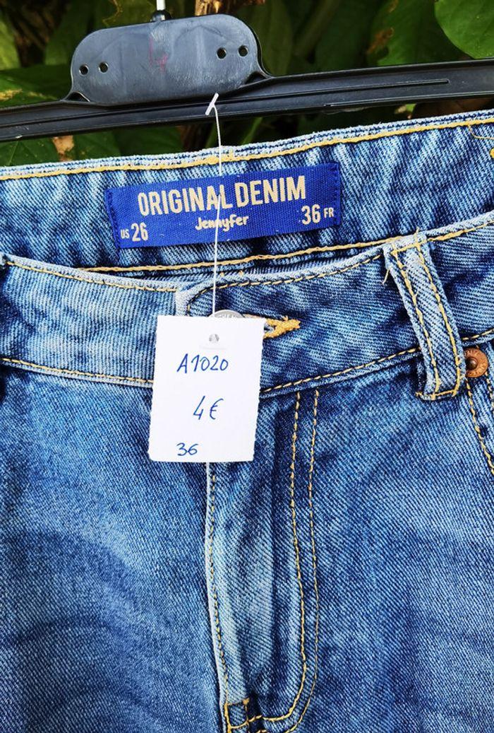 A1020 - jeans avec trous taille 36 - photo numéro 3