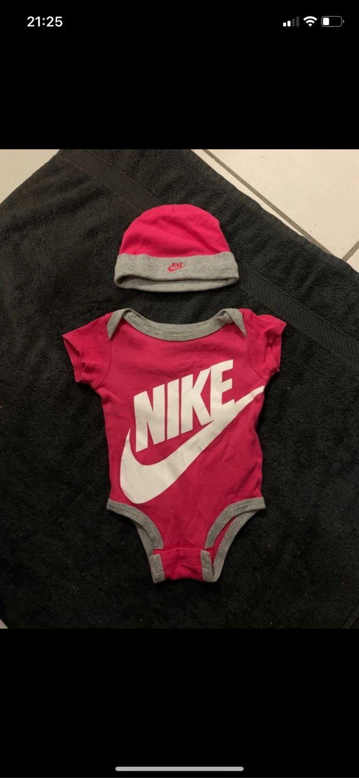 Bodie Nike avec bonnet - photo numéro 1