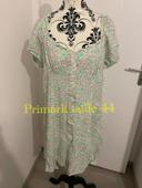 Robe à manches courte col V vert a motifs blanc primark taille