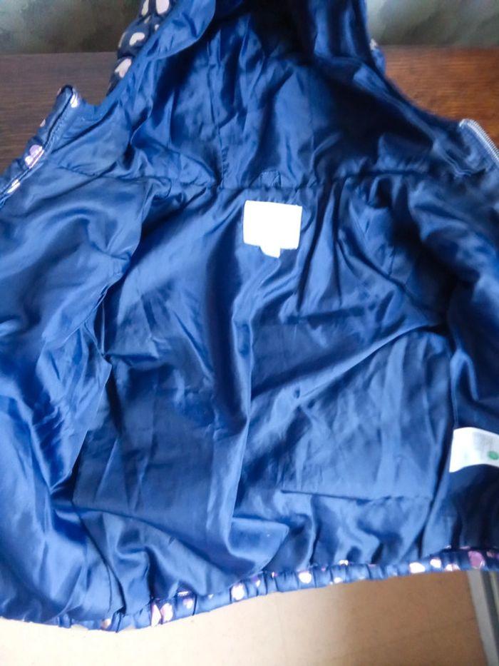 Manteau bleu marine avec des cœur - photo numéro 2