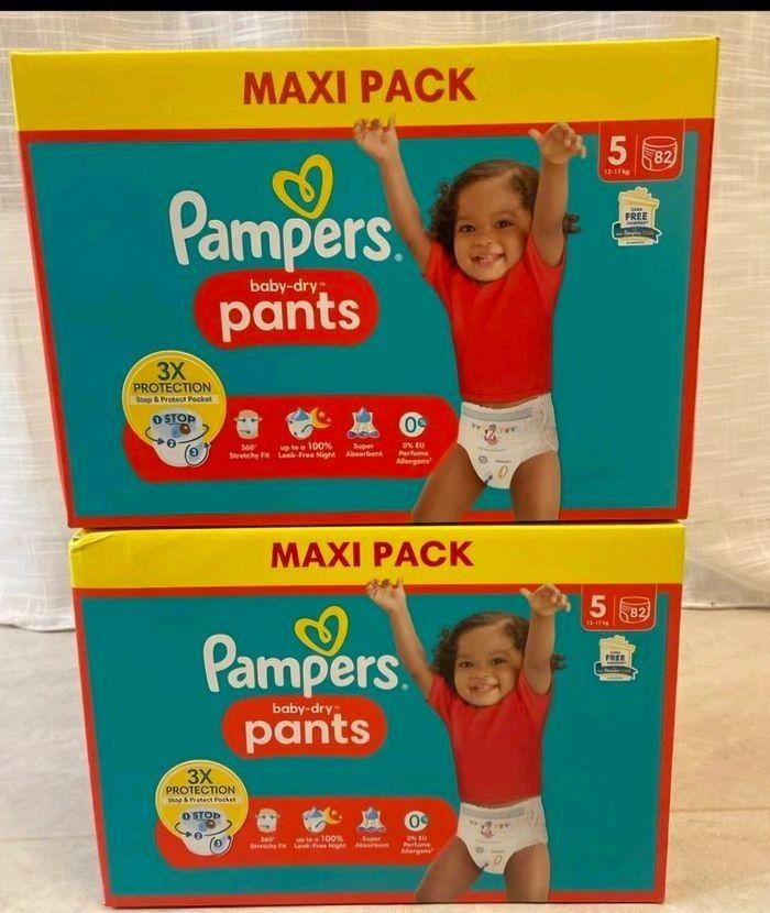 Lot de 2 cartons pampers taille 5