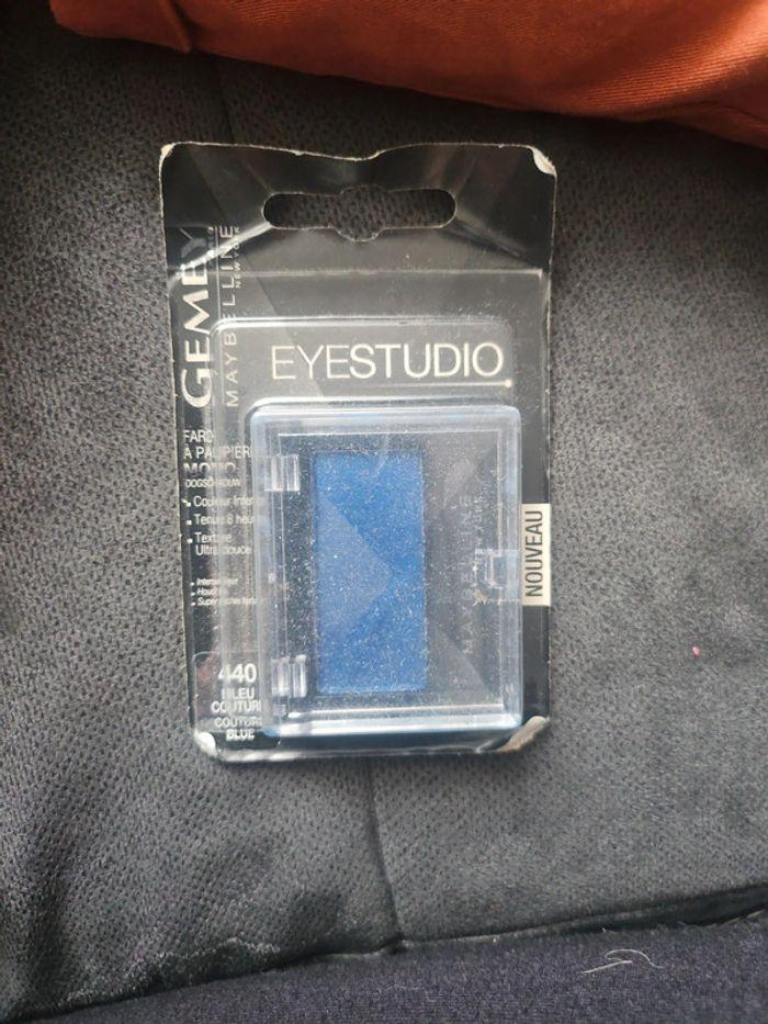 Fard à paupières eyestudio maybelline bleu