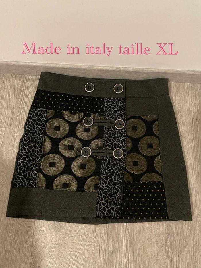 Jupe gris à motifs doré et noir en laine gros boutons devant neuf made in Italy taille XL - photo numéro 1