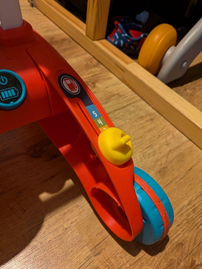 Trotteur d'activités évolutif Fisher Price - photo numéro 6