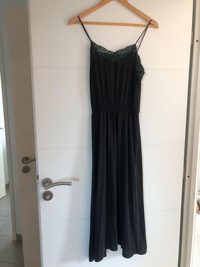 Robe midi Mango dentelle verte et robe noire - photo numéro 6