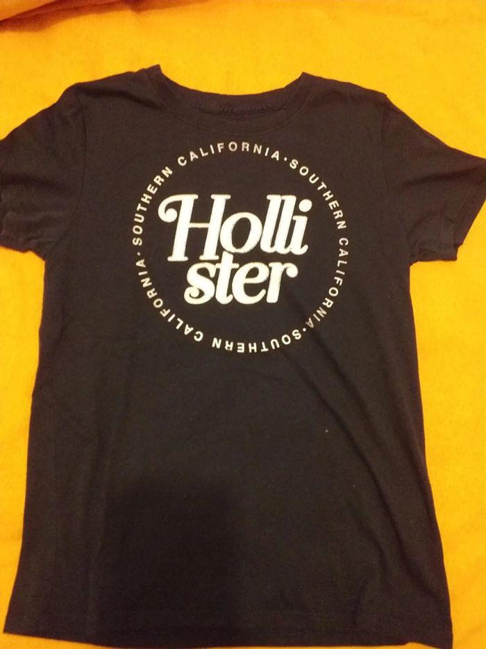 Tshirt manches courtes hollister xs - photo numéro 1