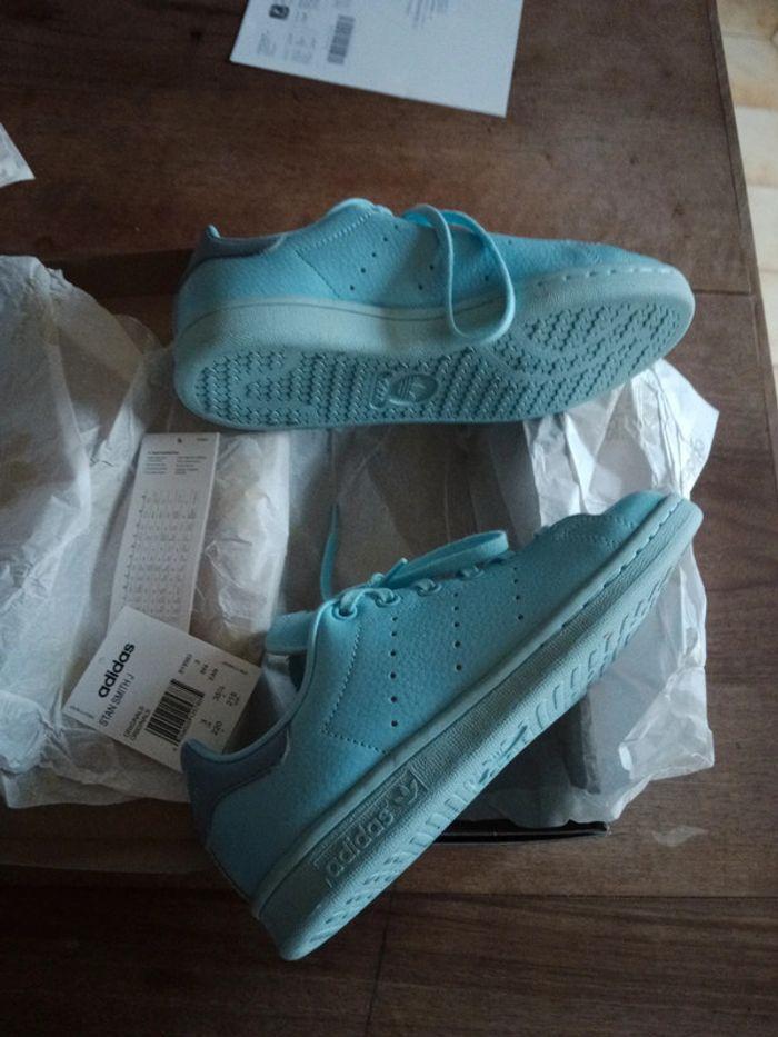 Basket Adidas édition limité bleu glacé fille 35 - photo numéro 5