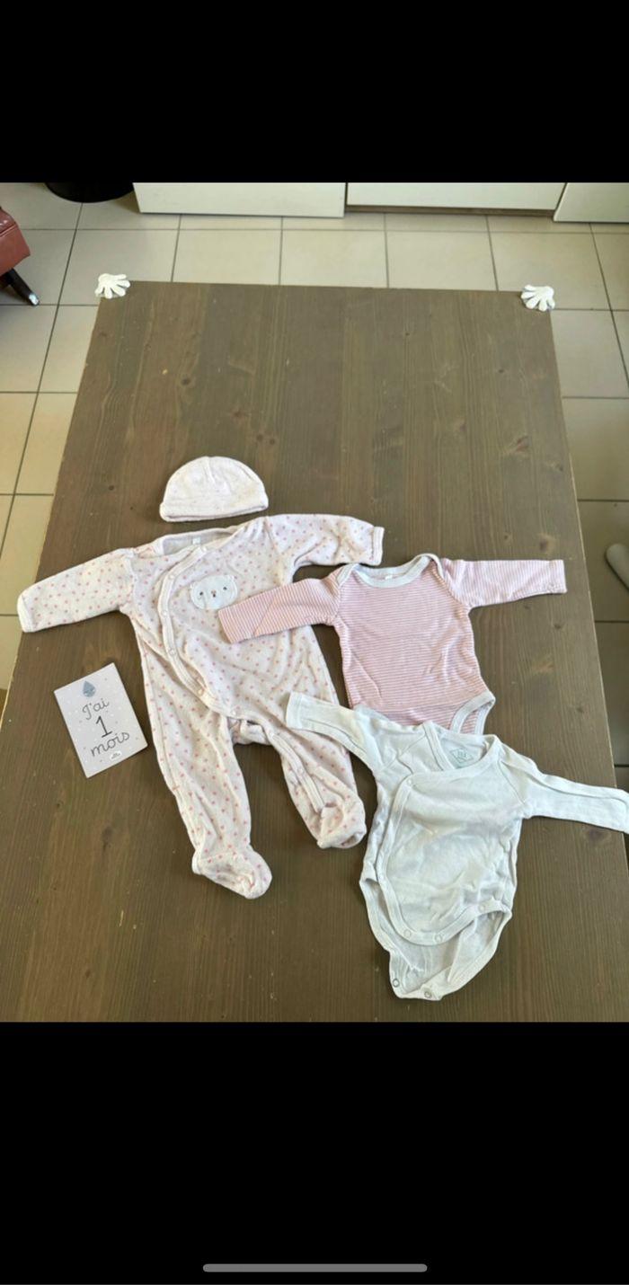 Pyjama et bodies et bonnet tenue naissance - photo numéro 1