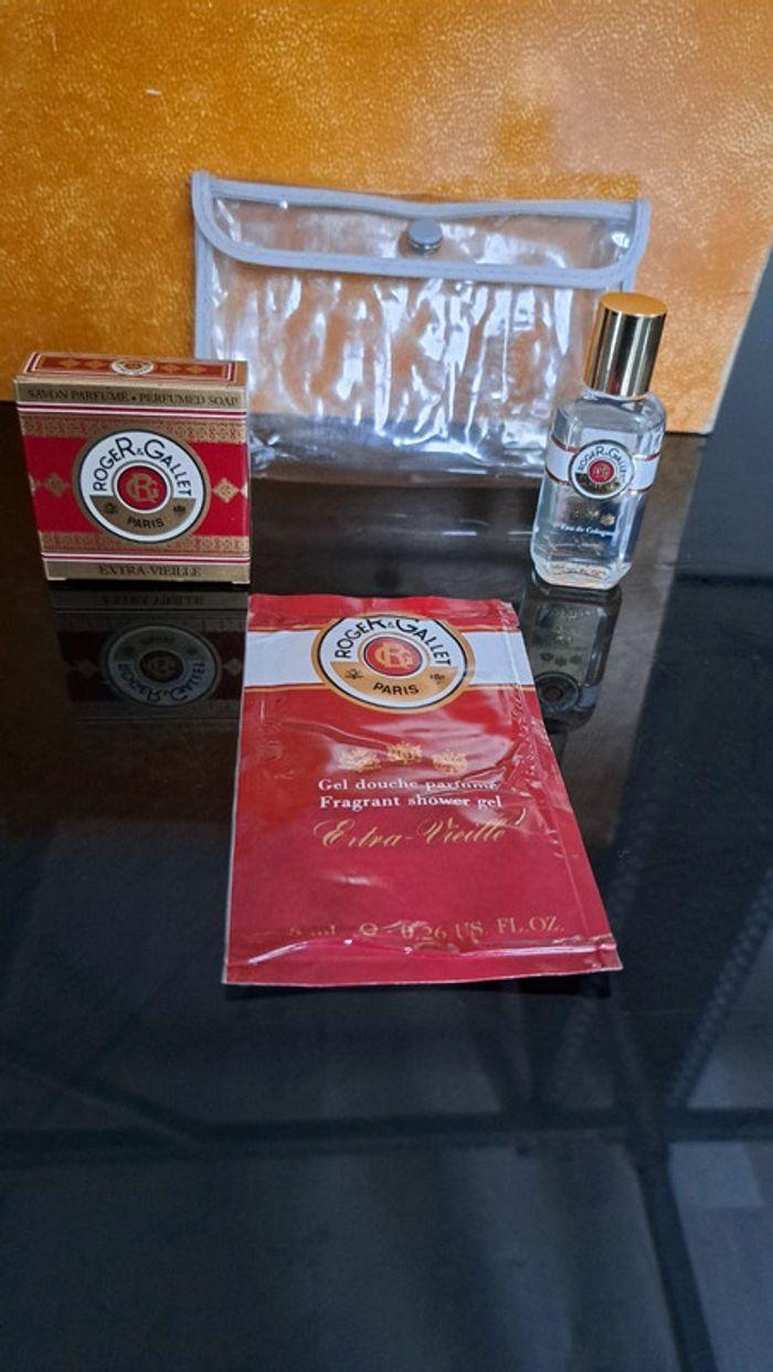 Roger & Gallet trousse avec 3 produits - photo numéro 2