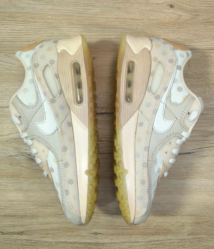 Baskets Nike air max 90 beige à shimmer poid sable pointure 40,5 comme neuves avec boîte - photo numéro 3