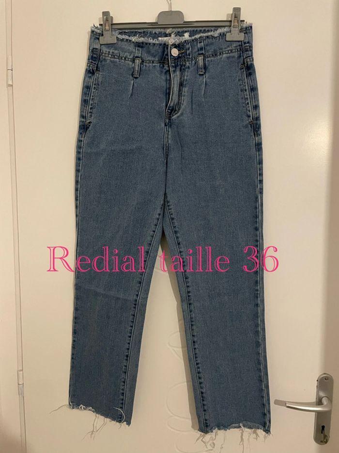 Jean court bleu extensible taille haute coupe mom bas et taille à frange redial taille 36 - photo numéro 1