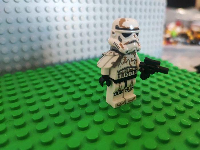 LEGO Star Wars Sandtrooper blanc Pauldron figurine - photo numéro 3