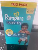 Un pack de 174 couches Pampers Babydry taille 2 4-9 • Neuf